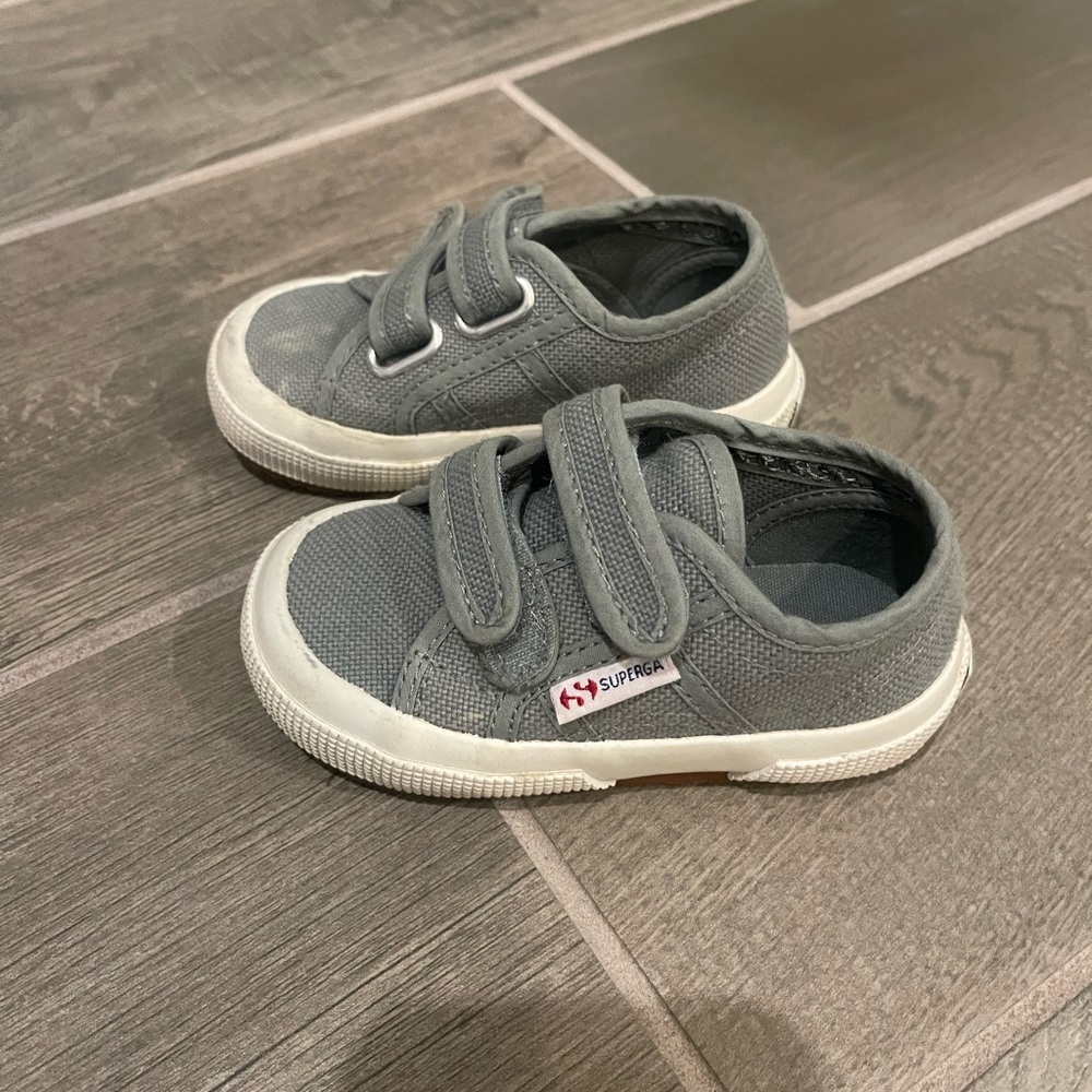 Superga Kids Sneakers in Charcoal size 7
